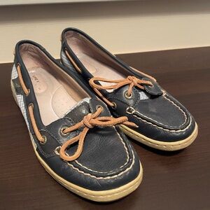 Woman’s Sperry boat shoes